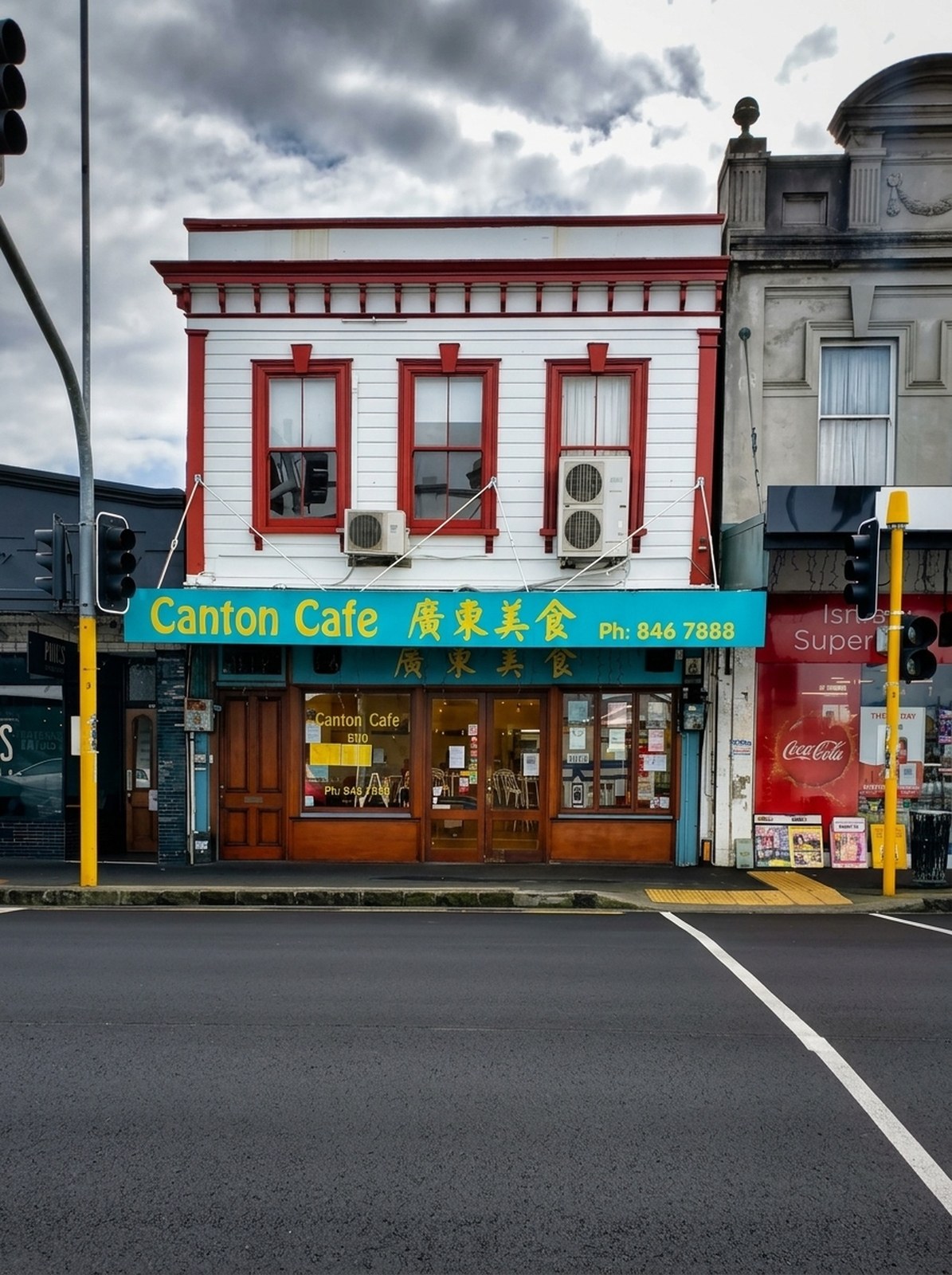 Canton Cafe 廣東美食 heritage restaurant facade on New North Road Kingsland